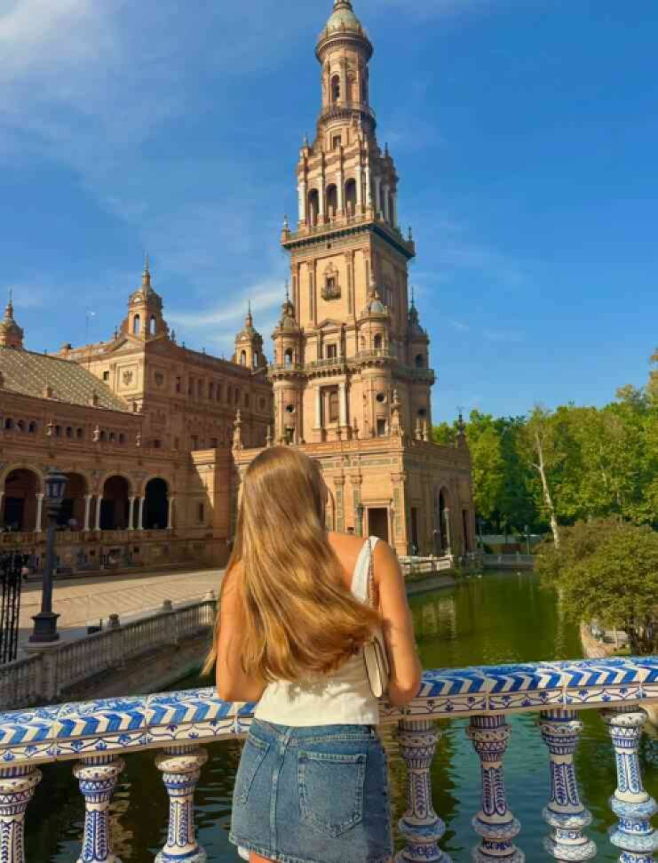 Ava Genschaw, Spain